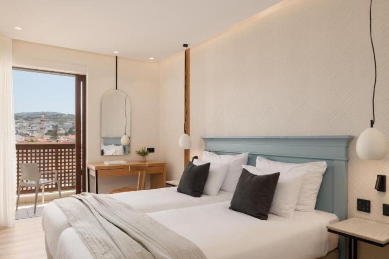 标准三人间, Ideon