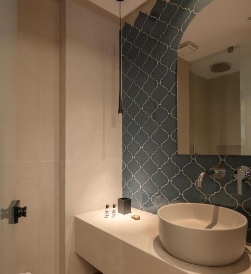 标准单人间, Ideon