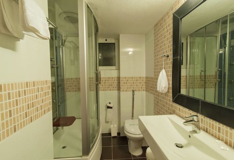 חדר סטנדרט יחיד, Krikonis