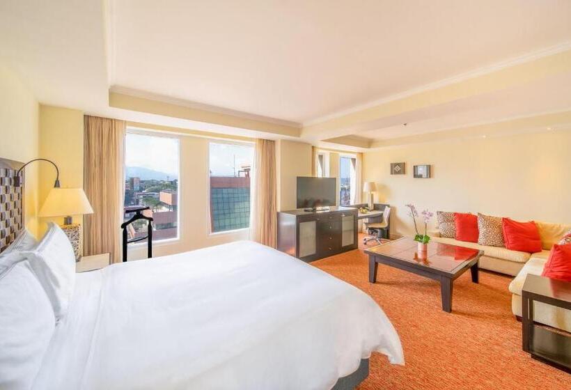 سوئیت جونیور با تخت بزرگ, Real Intercontinental San Pedro Sula, An Ihg