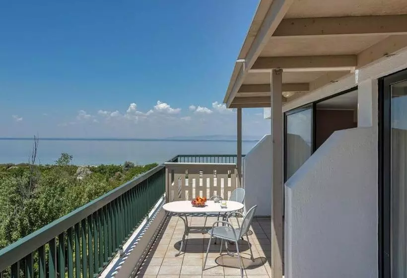 سوییت, Sun Beach