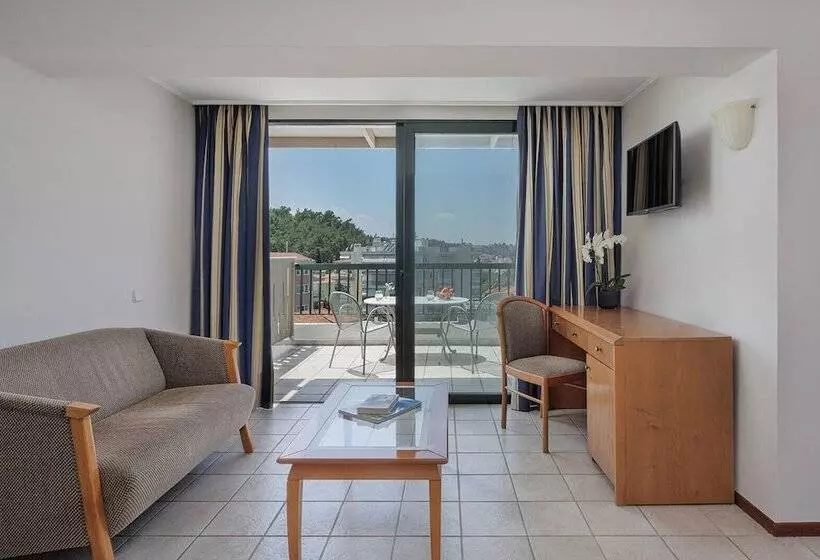 اتاق لوکس با چشم‌انداز دریا, Sun Beach