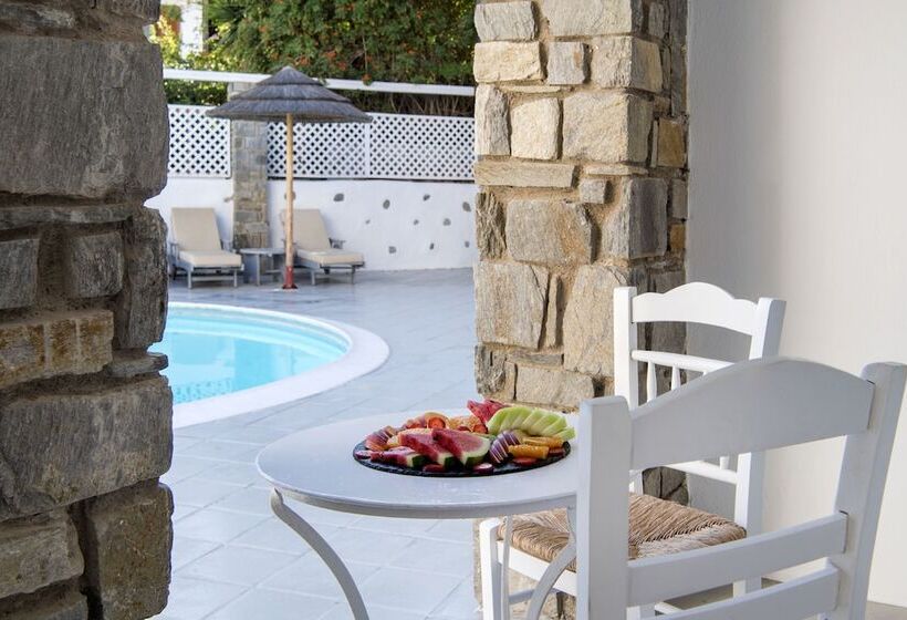 プールビューのプレミアムルーム, Zefi Hotel & Suites