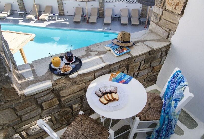 プールビューのプレミアムルーム, Zefi Hotel & Suites