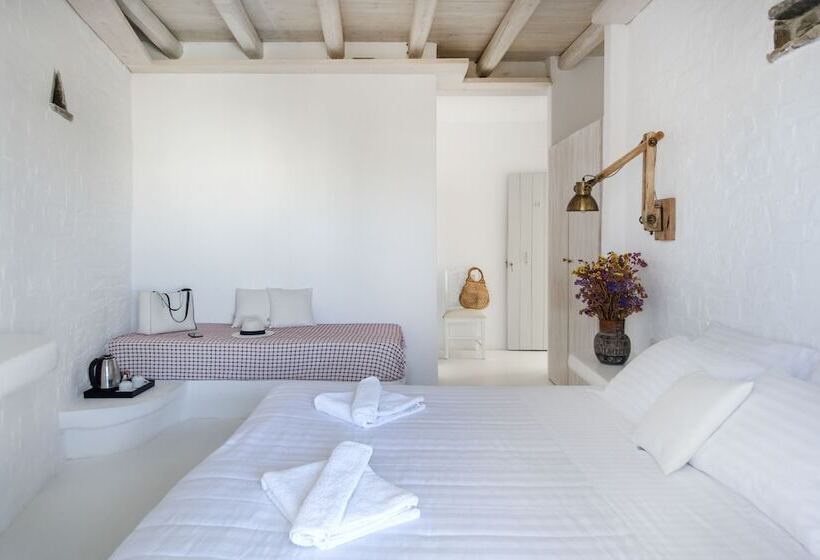 プールビューのプレミアムルーム, Zefi Hotel & Suites