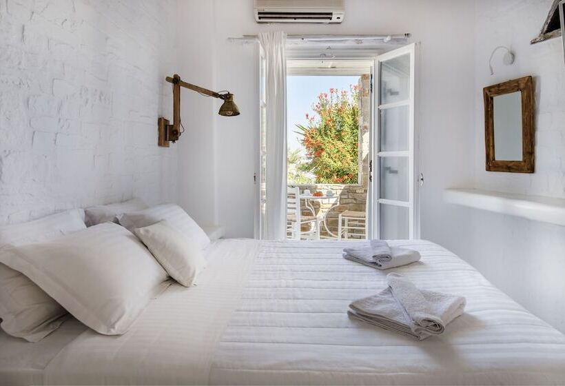 プールビューのプレミアムルーム, Zefi Hotel & Suites