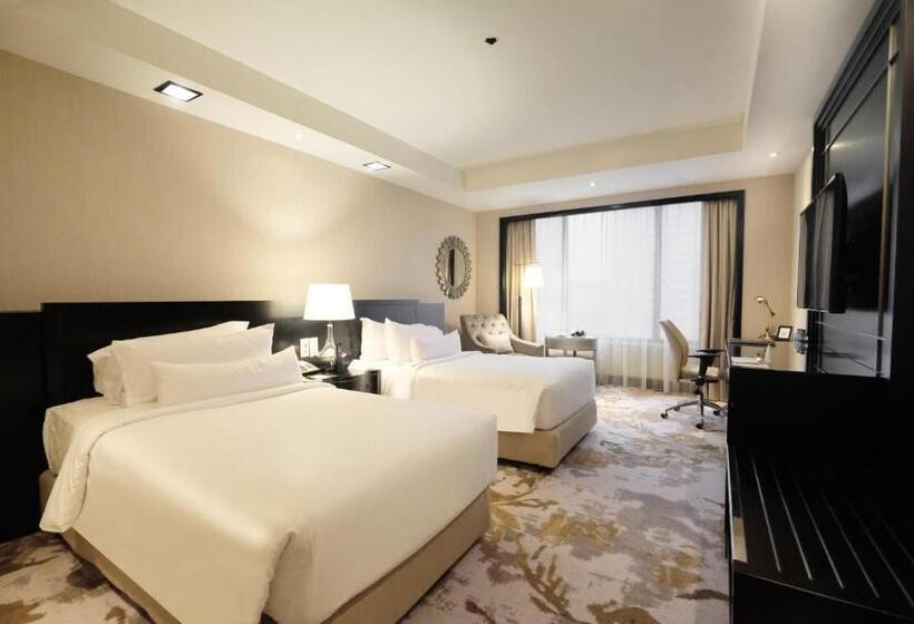 Quarto Premium, Ayana Midplaza Jakarta