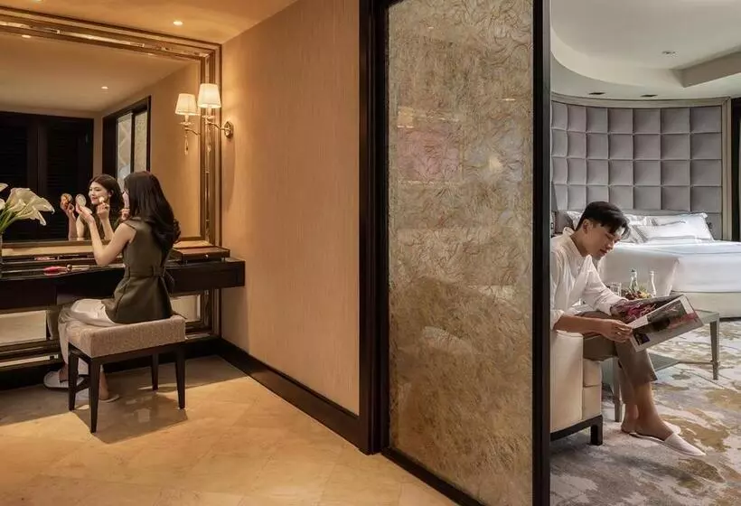 استودیو اجرایی, Ayana Midplaza Jakarta