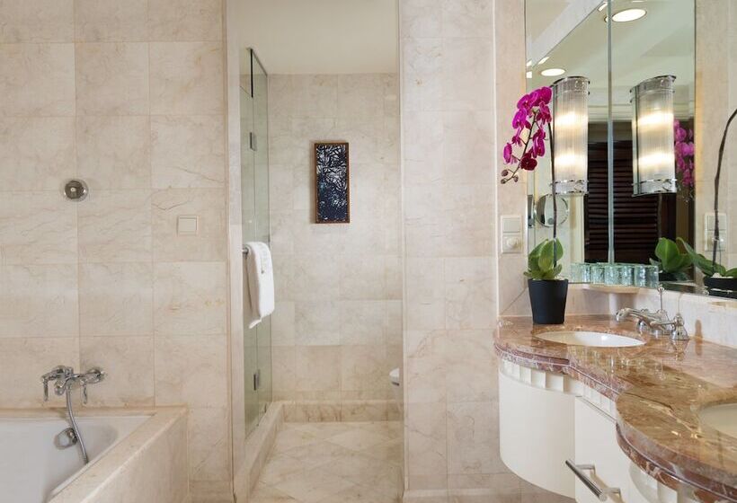 Quarto Executivo, Ayana Midplaza Jakarta