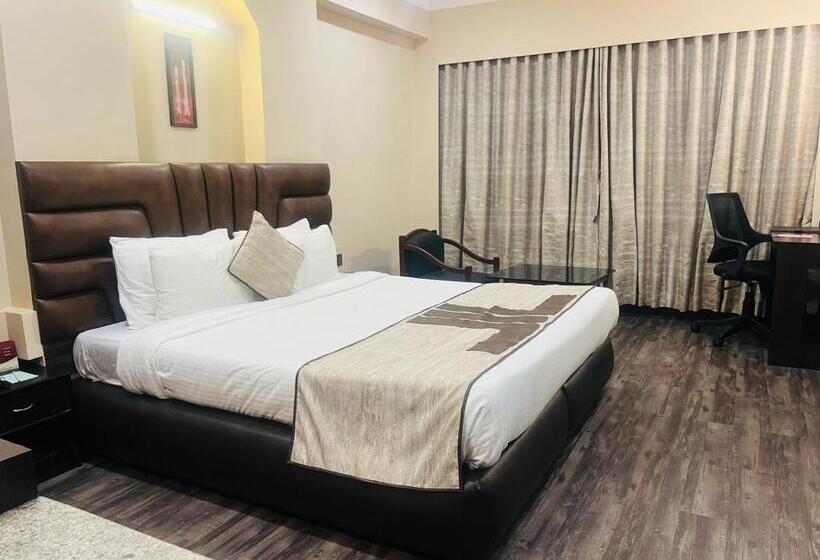 اتاق اجرایی, Rajmahal