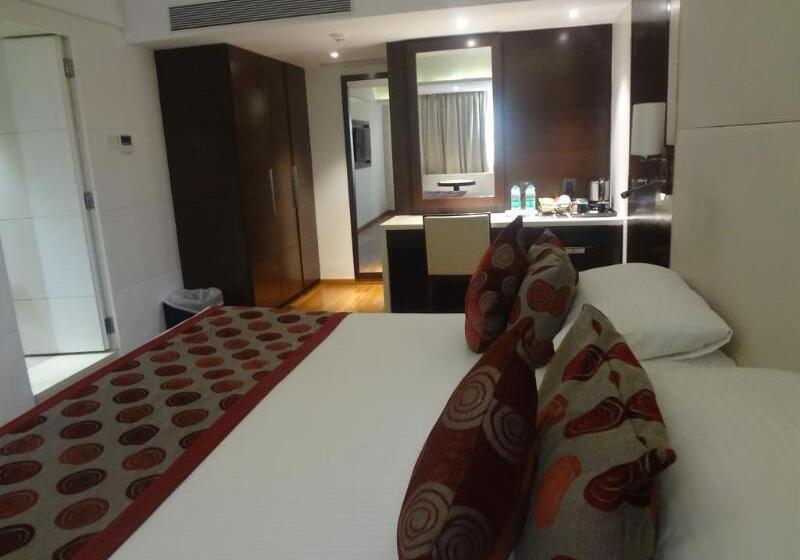 اتاق کلاب, Ramee Guestline Hotel Juhu