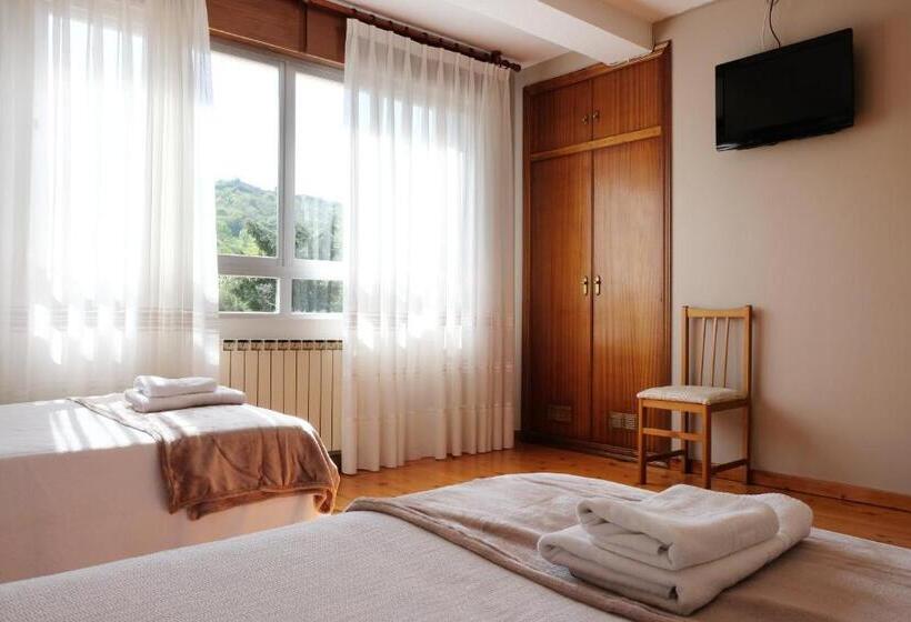 스탠다드 트리플 룸, La Terraza De Picos