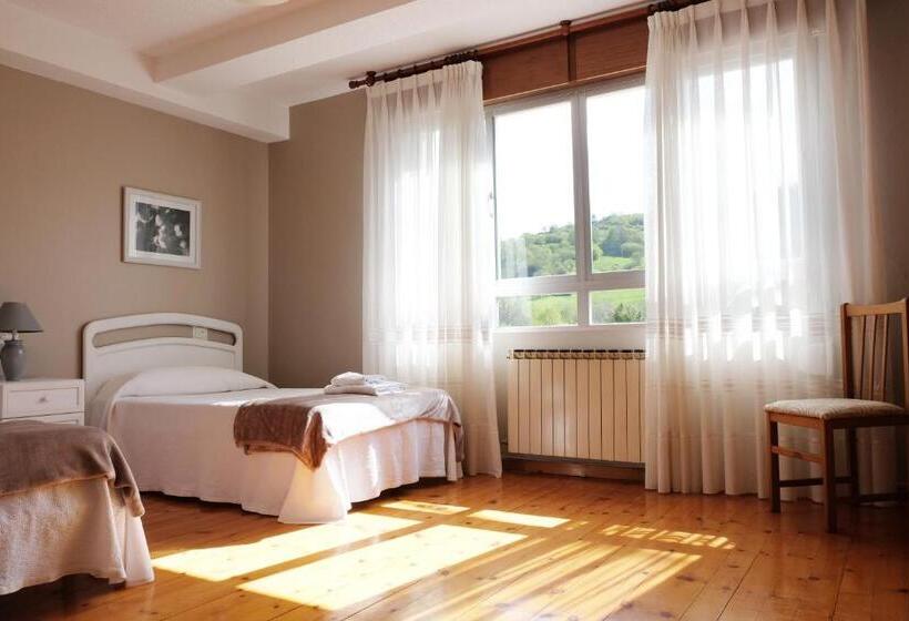 스탠다드 트리플 룸, La Terraza De Picos
