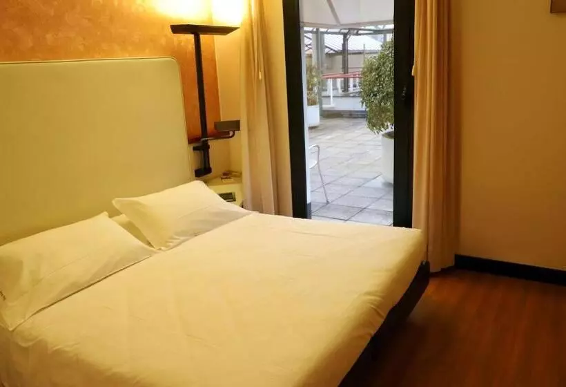 キングサイズベッドのスタンダードルーム, Best Western Hotel Solaf