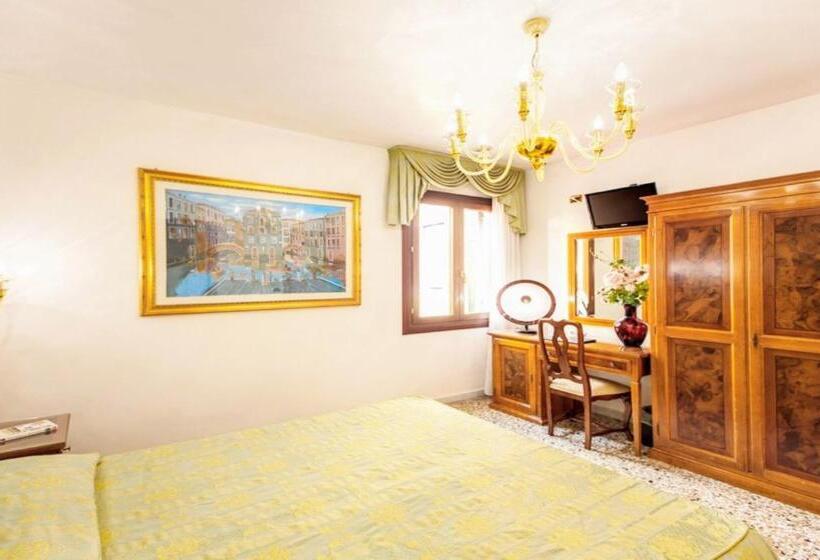 اتاق استاندارد, Antica Casa Carettoni