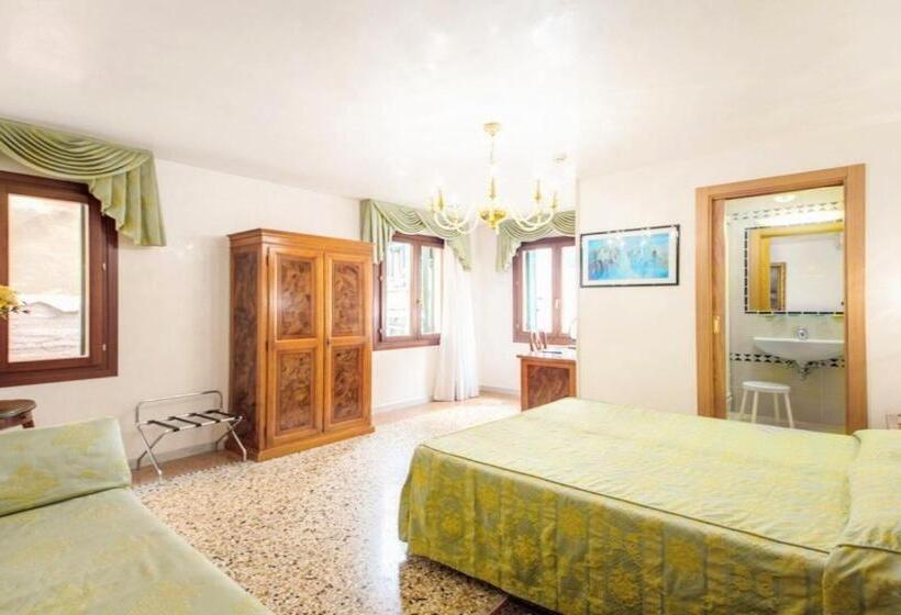 اتاق استاندارد, Antica Casa Carettoni