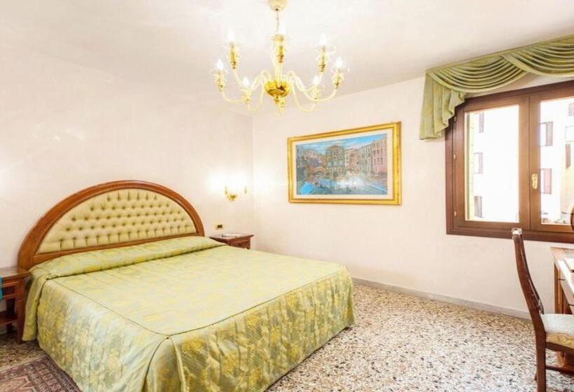 اتاق استاندارد, Antica Casa Carettoni