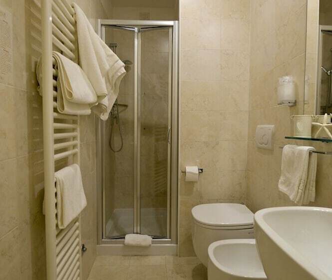 اتاق استاندارد با چشم‌انداز دریا, Aristeo