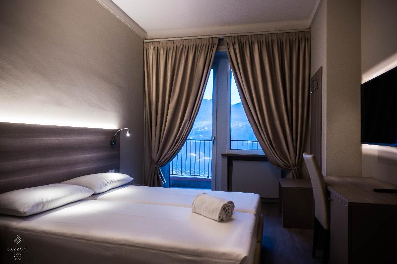 غرفة قياسية مطلّة علي البحيرة, Bazzoni