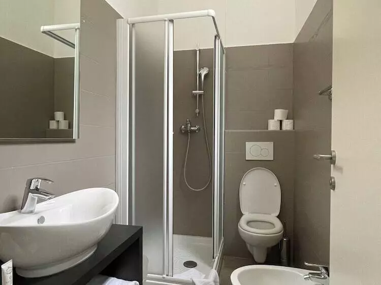 Cameră Standard Individuală, Bazzoni