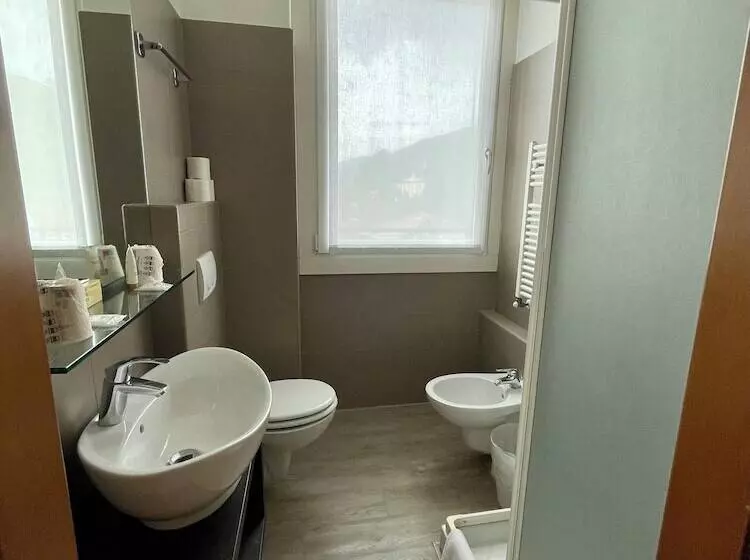 Cameră Standard Individuală, Bazzoni