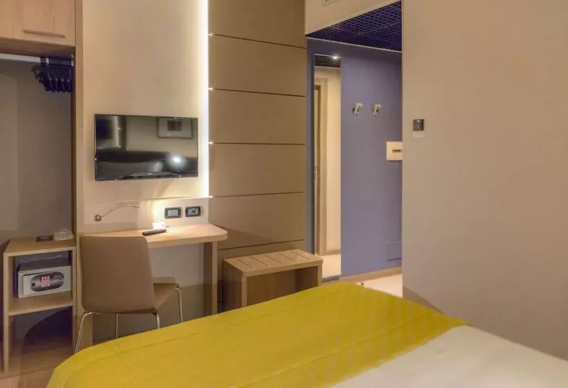 اتاق استاندارد چهار تخته, Cardano Hotel Malpensa