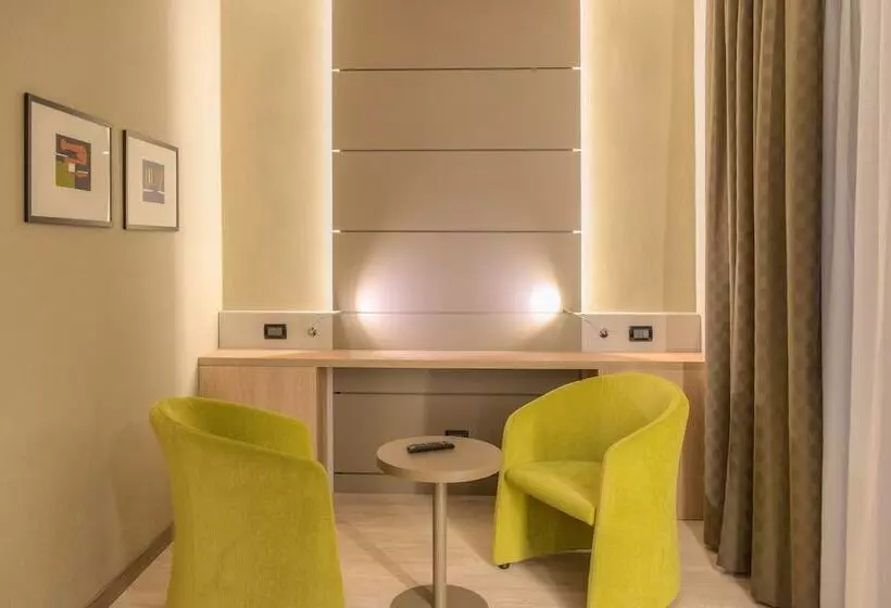 اتاق لوکس, Cardano Hotel Malpensa