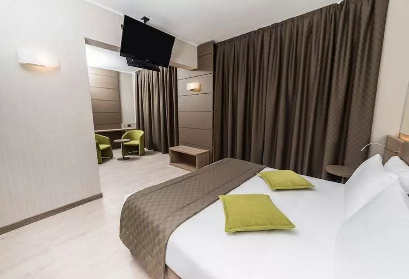 اتاق لوکس, Cardano Hotel Malpensa