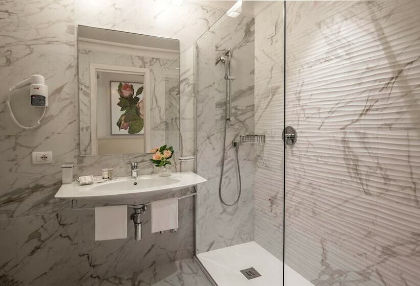 اتاق استاندارد سه نفره, Cristoforo Colombo