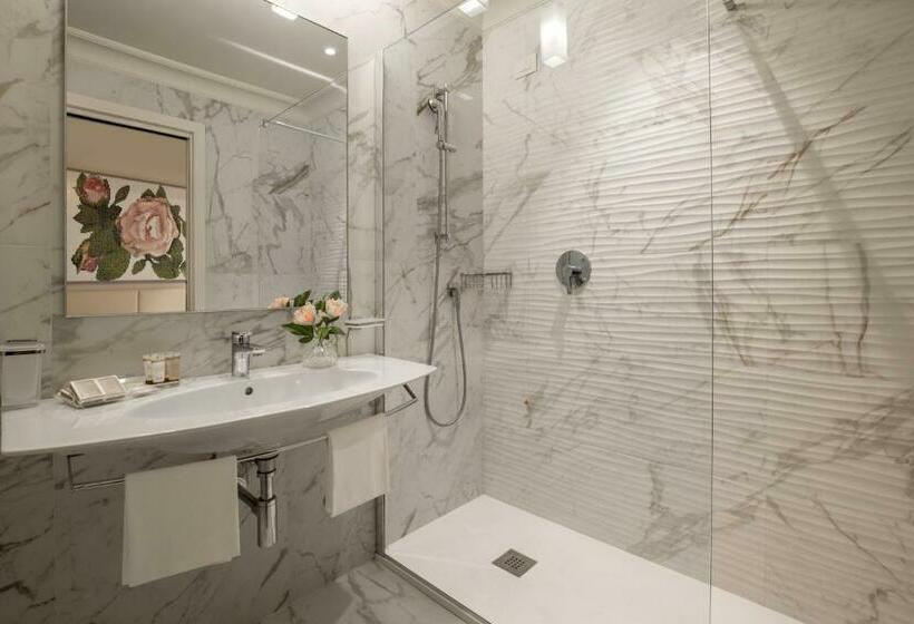 اتاق لوکس, Cristoforo Colombo