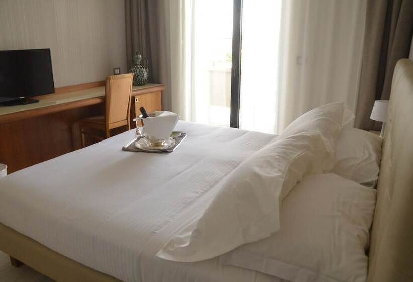 اتاق استاندارد سه نفره, D Aragona Lifestyle