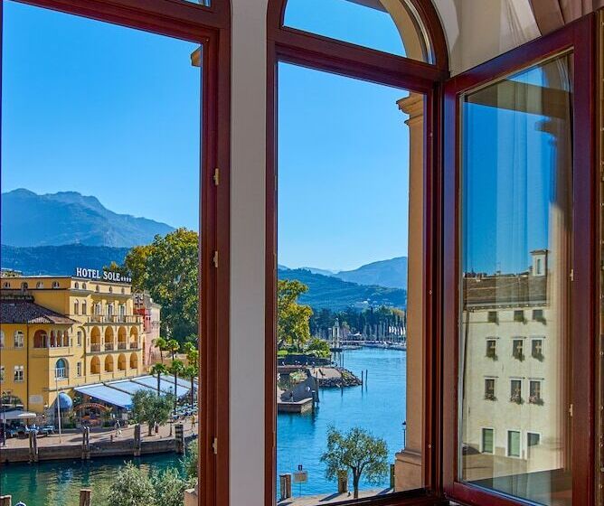 Superior room with lake view, Europa  Skypool & Panorama