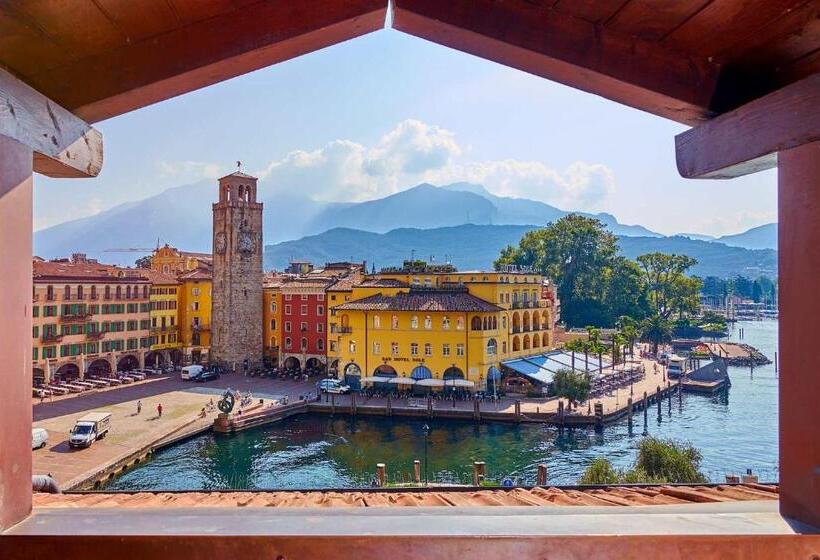 Superior room with lake view, Europa  Skypool & Panorama