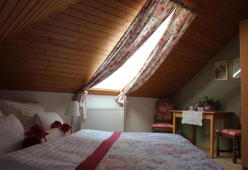 标准间, Penzion Karlštejn