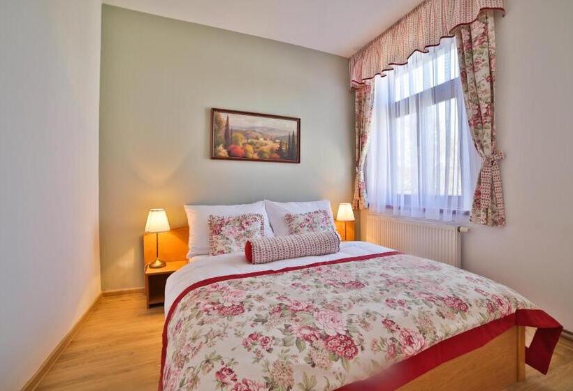 标准间, Penzion Karlštejn