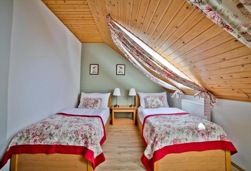 标准间, Penzion Karlštejn