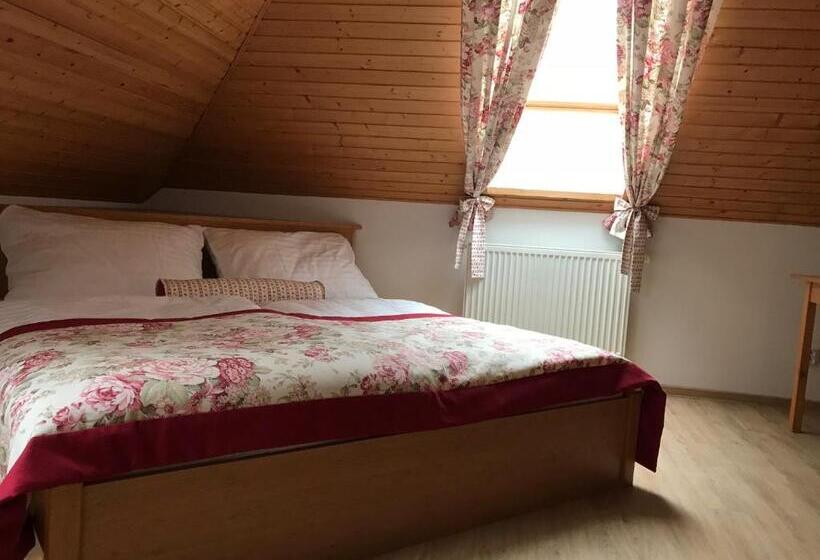 标准间, Penzion Karlštejn