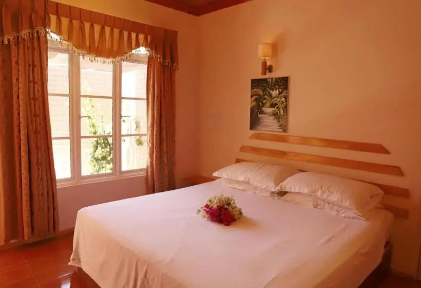 اتاق لوکس, New Breeze Thoddoo Inn