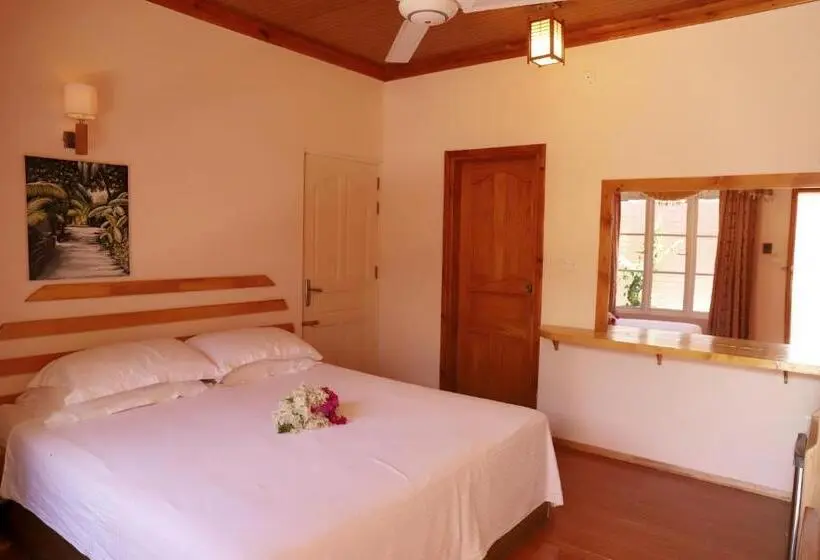 اتاق لوکس, New Breeze Thoddoo Inn