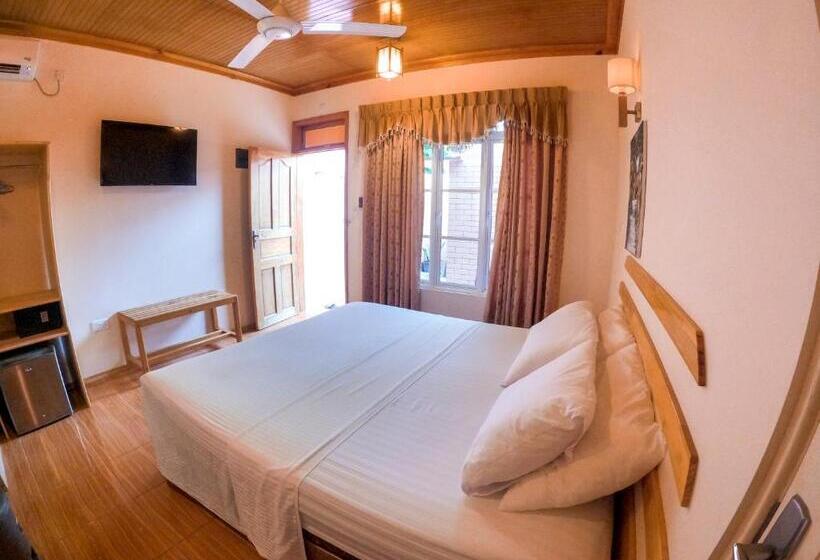 اتاق لوکس, New Breeze Thoddoo Inn