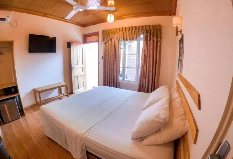 اتاق لوکس, New Breeze Thoddoo Inn