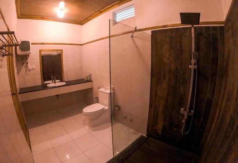 اتاق لوکس, New Breeze Thoddoo Inn