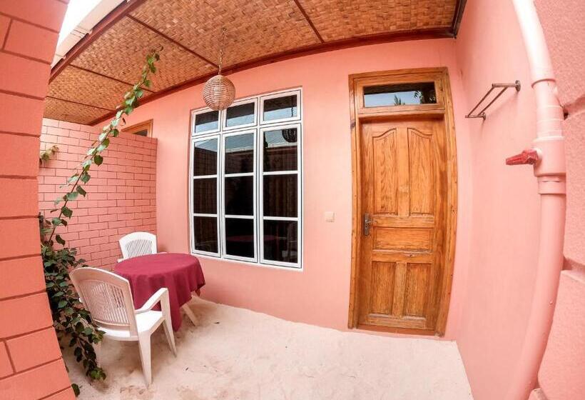 اتاق لوکس, New Breeze Thoddoo Inn