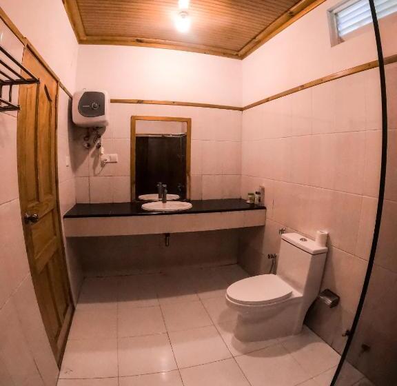 Deluxe Room, New Breeze Thoddoo Inn