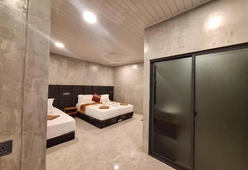 اتاق لوکس خانوادگی, New Breeze Thoddoo Inn