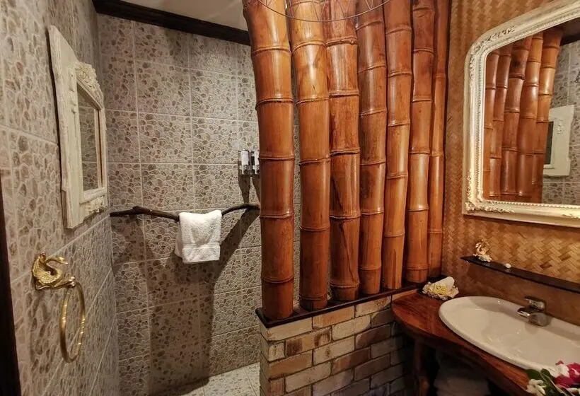 سوئیت ریاست جمهوری سه خوابه, Fenua Mata I Oa