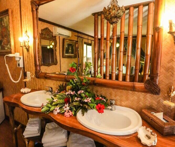 سوئیت ریاست جمهوری سه خوابه, Fenua Mata I Oa