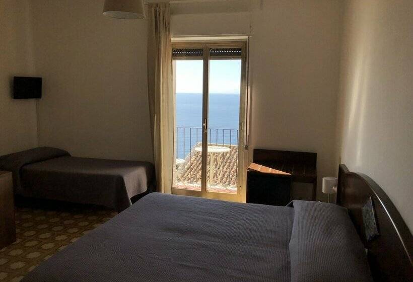 标准三人间, Elios