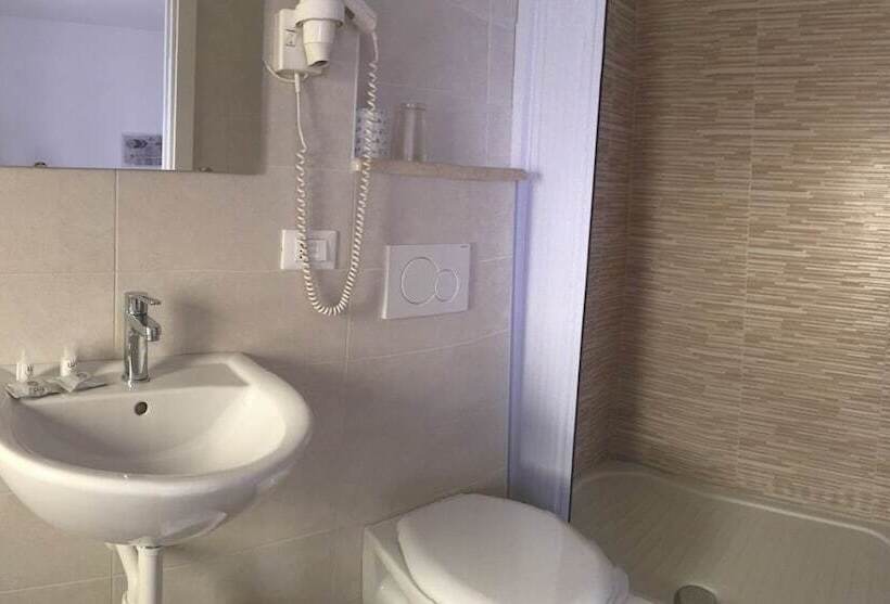 四人标准间, Elios