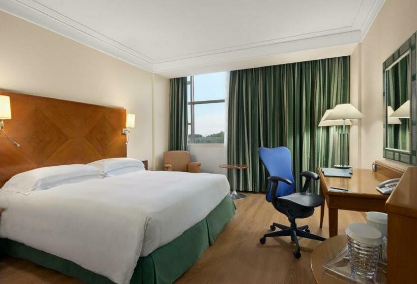 اتاق کلاب, Hilton Rome Airport